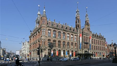 Straatbeeld Magna Plaza